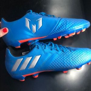Adidas Soccer cleats boys size 4